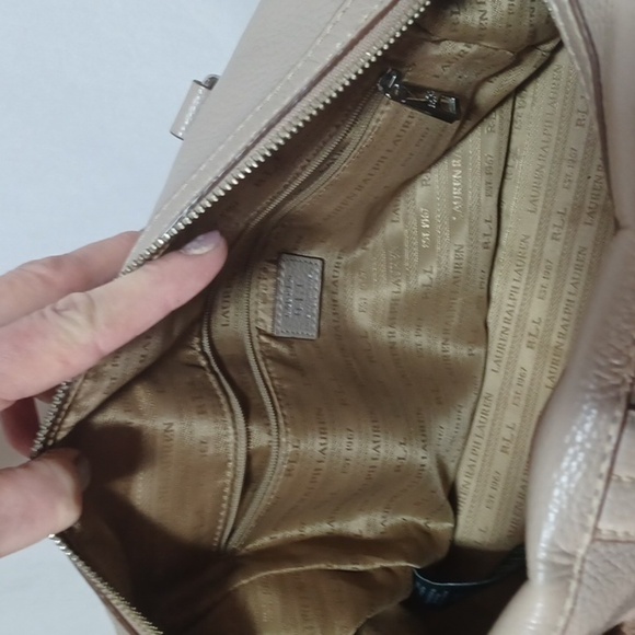 RALPH LAUREN COW LEATHER 🐄 💖 PURSE LOOKS NEW TAUPE COLOR - Picture 6 of 10